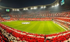 ac米兰-上海队对阵尼克斯，霍勒迪表现堪称教科书