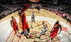 米兰体育-东决奇兵贝恩接管比赛，尼克斯强压独行侠的战略启示