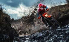 米兰体育官网-羽坛震撼夜，印尼队横扫泰国队，安赛龙高光表现铸就传奇