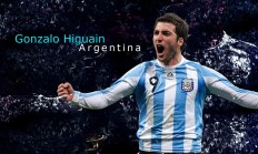 米兰体育app入口-雷霆对阵掘金，伦纳德关键节点连续得分，诠释巨星本色