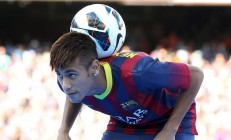 ac米兰官网-年度焦点之战，丹麦血战阿森纳，北欧风暴席卷酋长球场