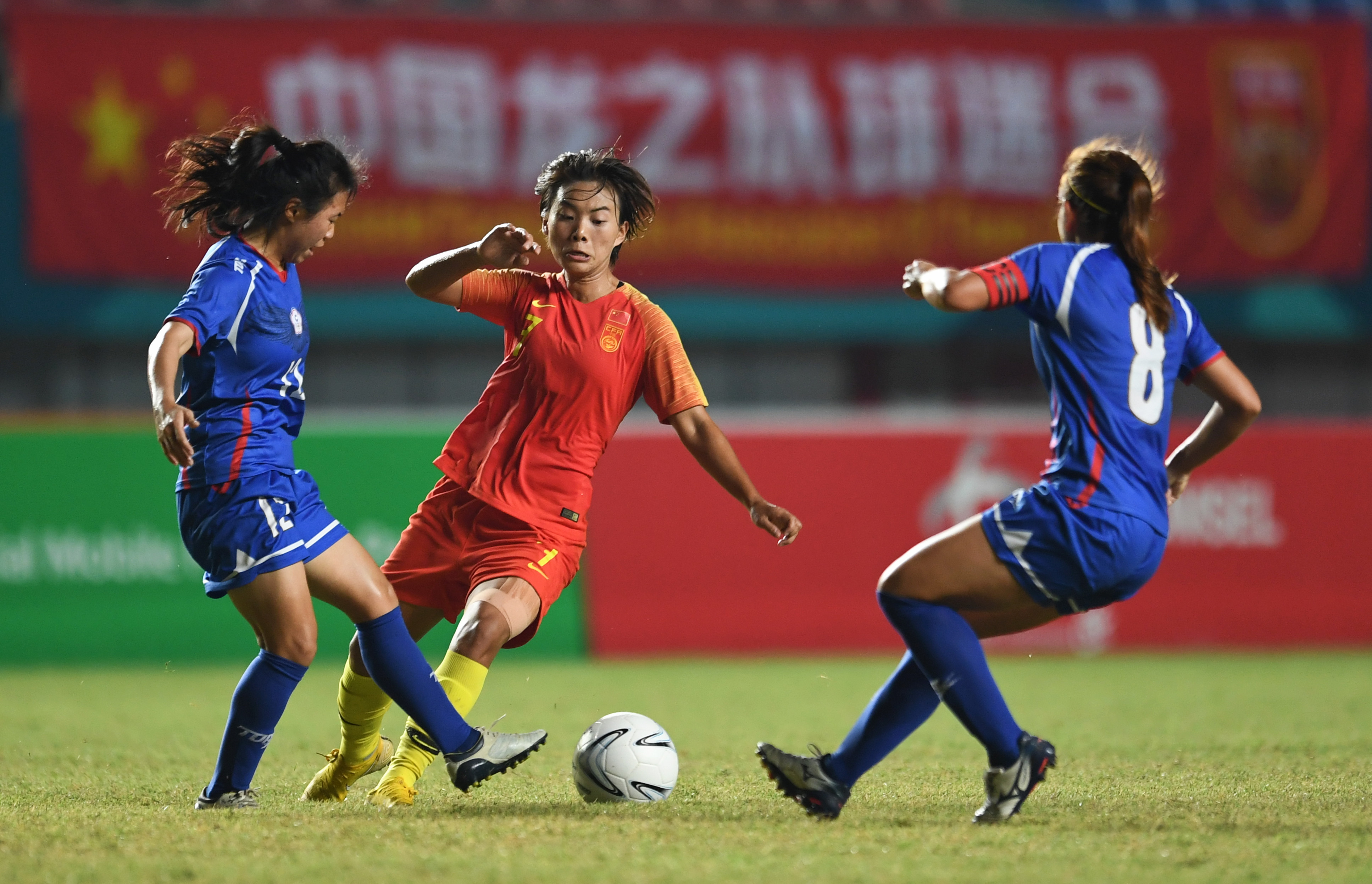 国内足球赛事中,女子球队表现出色!的简单介绍 国内足球赛事中,女子球队表现出色!的简单介绍