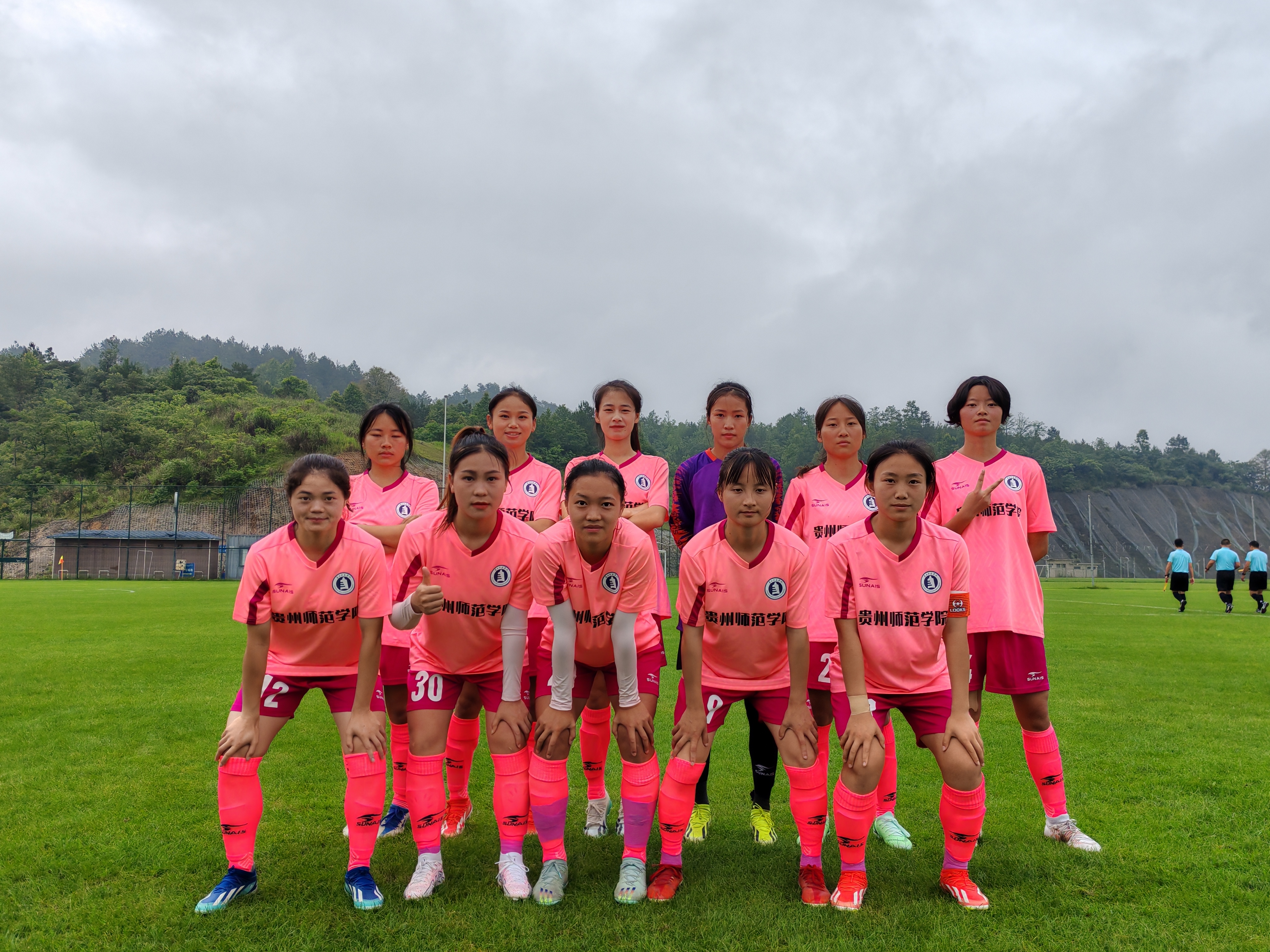 艰难拼搏,女队员在比赛中不怕困难的简单介绍 艰难拼搏,女队员在比赛中不怕困难的简单介绍